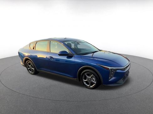 Used 2025 Kia K4 FWD image 2
