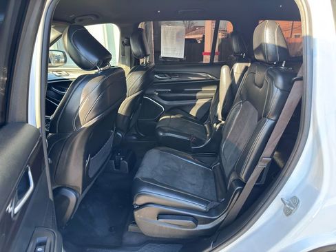 Used 2021 Jeep Grand Cherokee L Laredo image 34