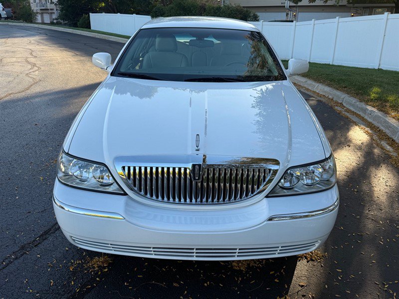 Used 2004 Lincoln Town Car Signature RWD image 33