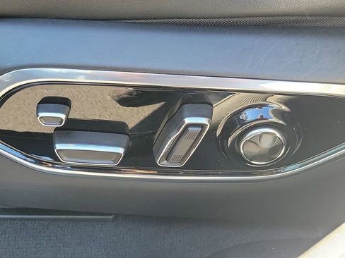 Used 2023 Jeep Grand Cherokee Overland w/ Luxury Tech Group IV image 20