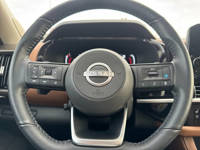 Used 2024 Nissan Pathfinder Platinum AWD/4WD image 28