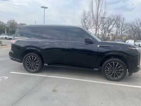 Certified 2025 INFINITI QX80 Autograph image 4