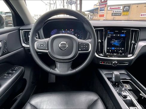 Used 2024 Volvo S60 B5 Core image 8