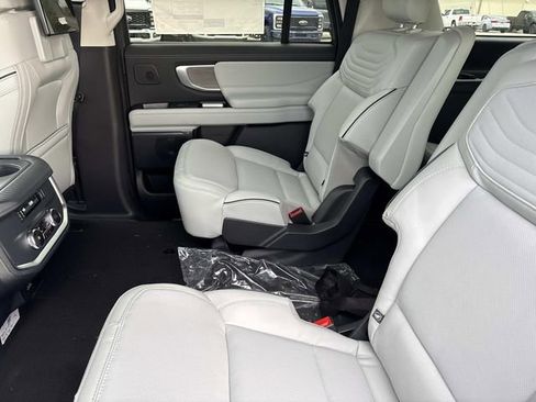 New 2026 Ford Expedition Max Platinum w/ Platinum Ultimate Package AWD/4WD image 18