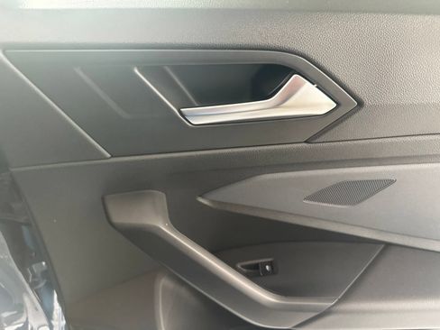 Used 2025 Volkswagen Jetta SE FWD image 15