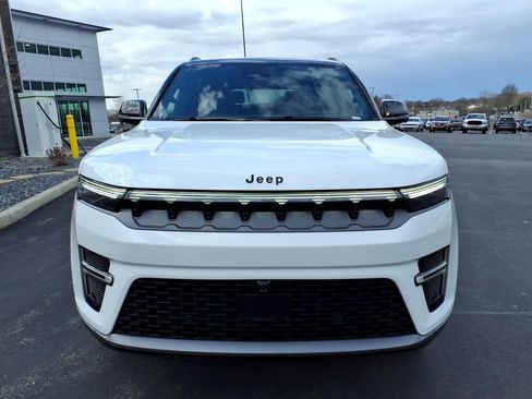 New 2026 Jeep Grand Wagoneer Summit AWD/4WD image 6