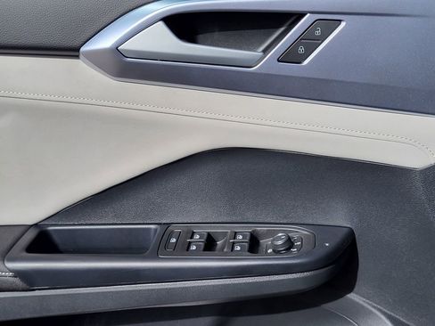 New 2026 Volkswagen Taos SE AWD/4WD image 12