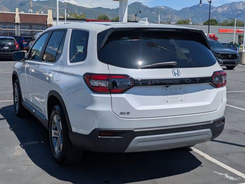Certified 2025 Honda Pilot EX-L image 8