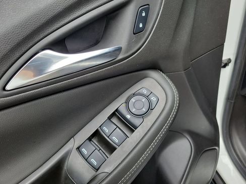 Used 2024 Buick Encore GX Sport Touring FWD image 20