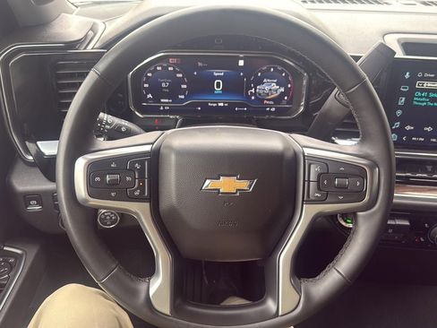 Used 2025 Chevrolet Silverado 2500 LT w/ Convenience Package image 19