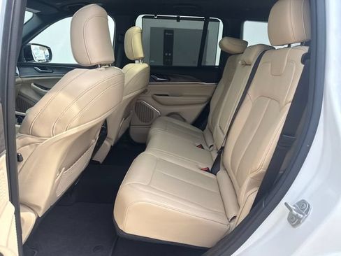 Used 2023 Jeep Grand Cherokee Limited w/ Luxury Tech Group II AWD/4WD image 24