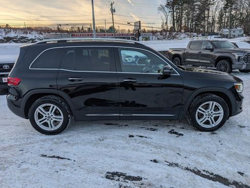 Used 2022 Mercedes-Benz GLB 250 4MATIC image 9