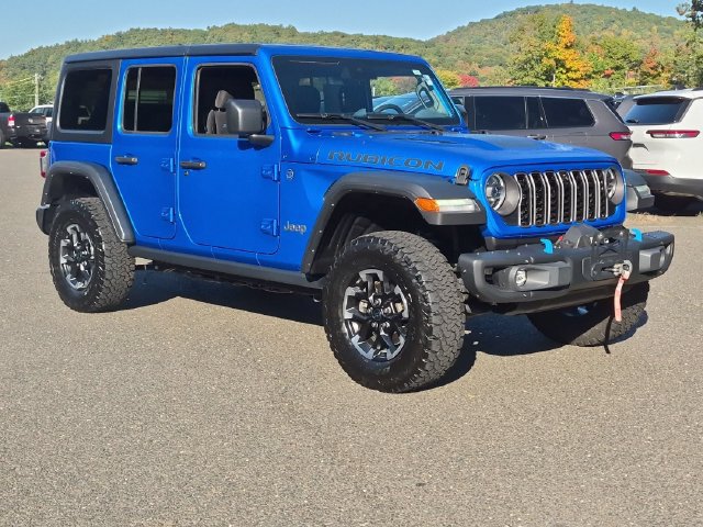 Used 2024 Jeep Wrangler Unlimited Rubicon 4xe w/ Capability Package AWD/4WD image 3