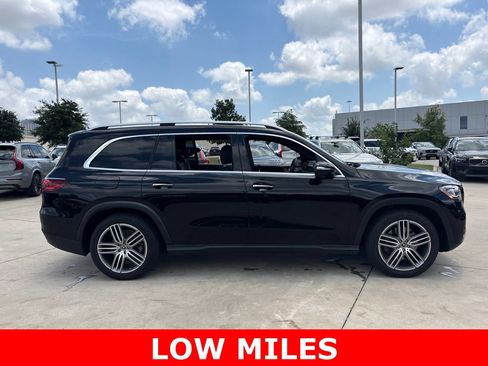 Used 2025 Mercedes-Benz GLS 450 4MATIC image 4