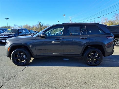New 2025 Jeep Grand Cherokee Limited image 7