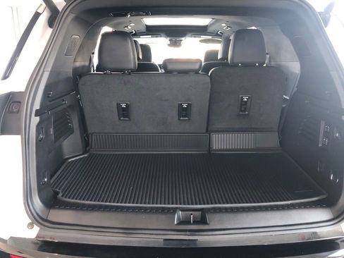 Used 2024 Chevrolet Traverse RS image 8