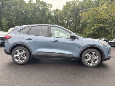 Used 2026 Ford Escape ST-Line w/ Tech Pack #1 FWD image 6