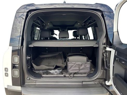 New 2026 Land Rover Defender 110 V8 image 21