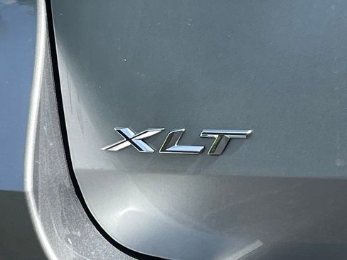 Used 2022 Ford Explorer XLT image 23