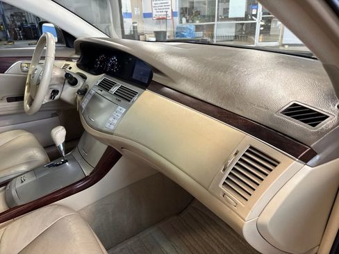 Used 2009 Toyota Avalon XLS FWD image 32