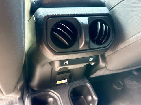 Used 2021 Jeep Wrangler Unlimited Sport AWD/4WD image 28
