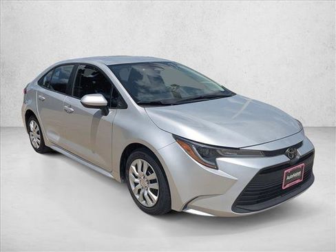 Used 2024 Toyota Corolla LE FWD image 3