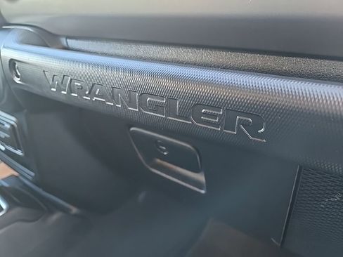 Used 2020 Jeep Wrangler Unlimited Sport S image 78