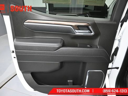 Used 2025 Chevrolet Silverado 1500 LT Trail Boss w/ Convenience Package II AWD/4WD image 27
