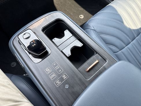 Certified 2024 Nissan Ariya AWD image 22