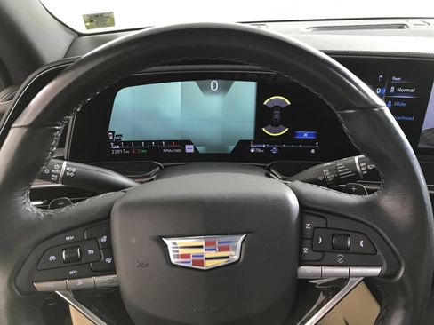 Used 2021 Cadillac Escalade Premium Luxury image 54