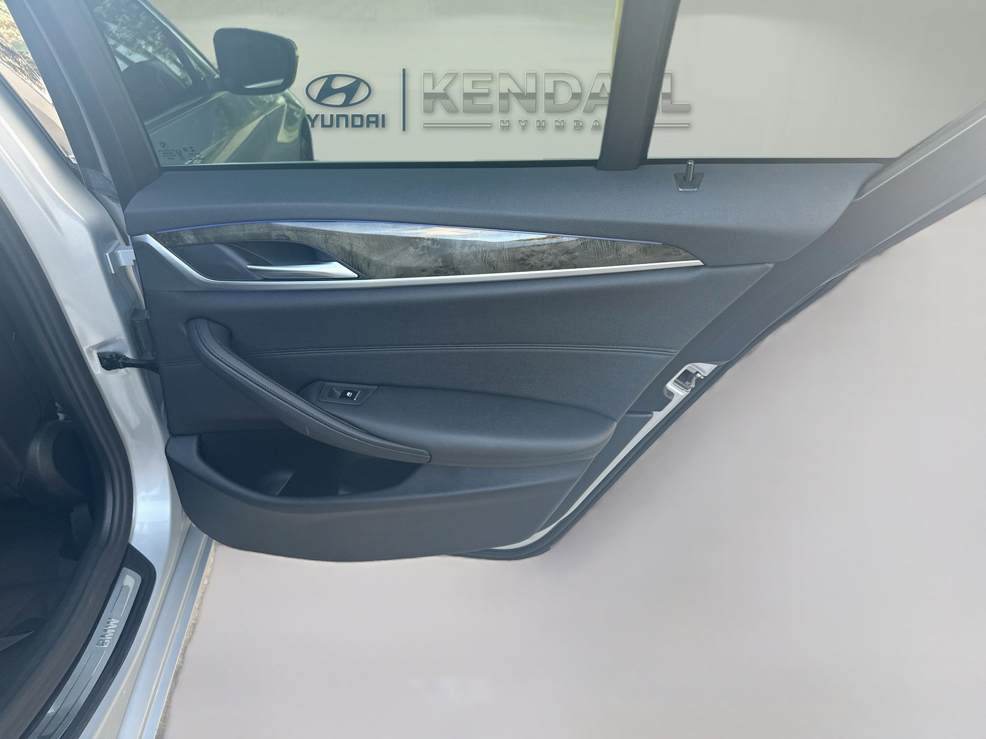 Used 2020 BMW 530i RWD image 29