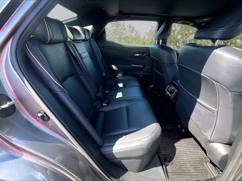 Used 2023 Toyota Crown Platinum image 27