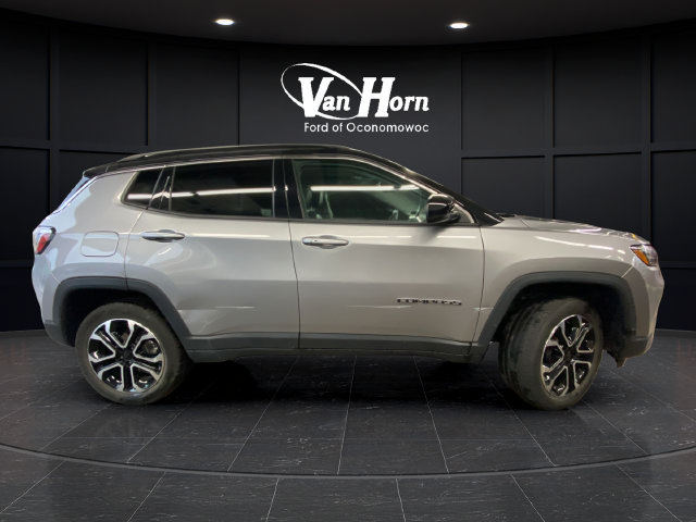 Used 2022 Jeep Compass Limited w/ Sun and Sound Group AWD/4WD image 8