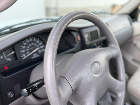 Used 2004 Toyota Tacoma 2WD Regular Cab image 11