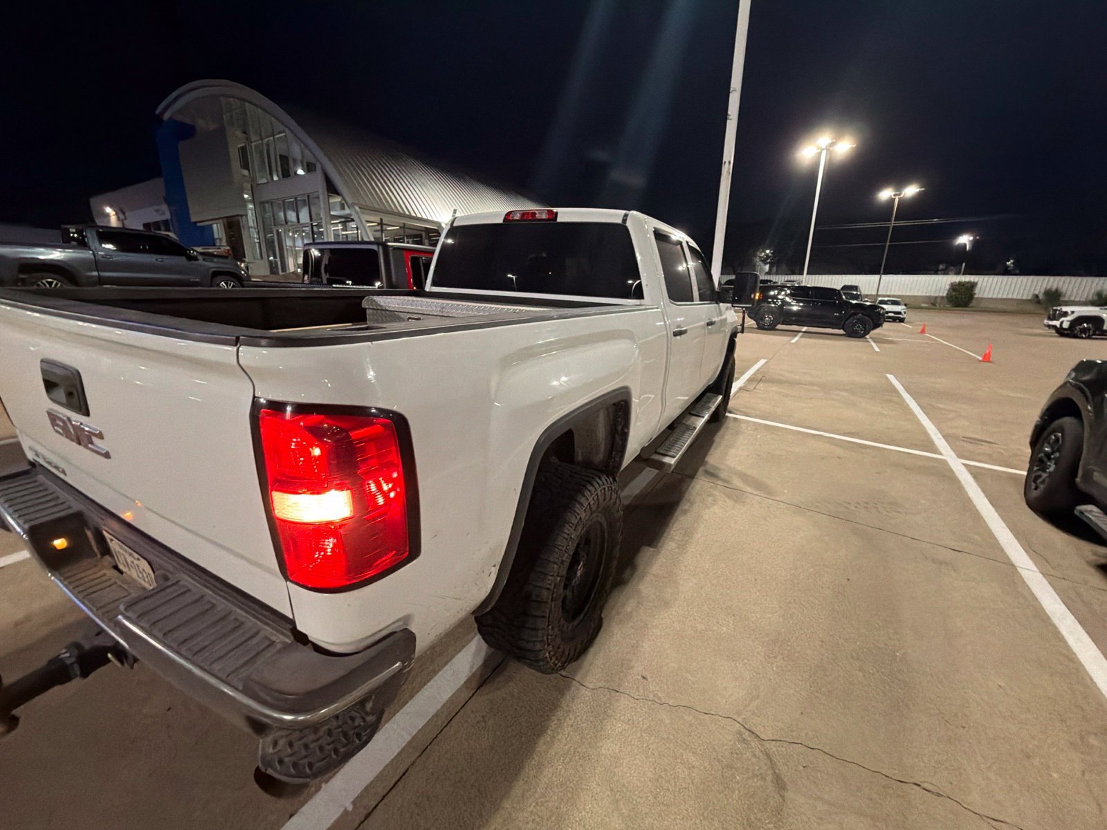 Used 2018 GMC Sierra 2500 4x4 Crew Cab w/ Sierra Convenience Package image 16