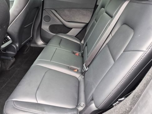 Used 2024 Tesla Model Y Long Range AWD/4WD image 18
