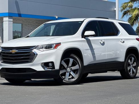 Used 2018 Chevrolet Traverse LT w/ LPO, Floor Liner Package AWD/4WD image 9