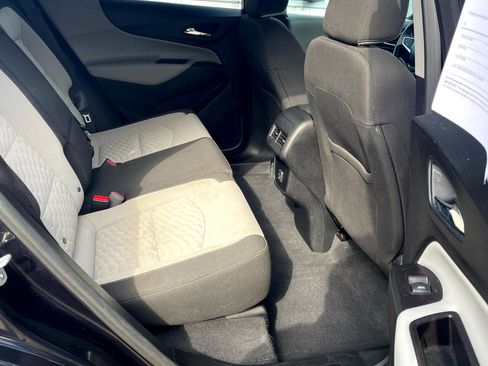 Used 2020 Chevrolet Equinox LT w/ Driver Convenience Package image 8