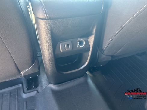 Used 2022 Chevrolet Colorado LT w/ Safety Package image 29