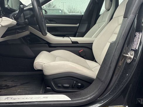 Used 2024 Porsche Taycan 4S image 5