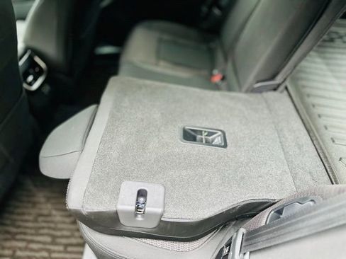 Used 2025 Subaru Outback Premium image 21