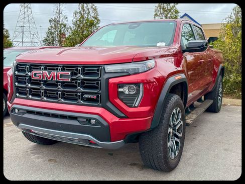 Used 2023 GMC Canyon AT4 image 7