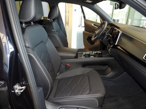 Used 2024 Volkswagen Atlas Cross Sport SE w/ Panoramic Sunroof Package AWD/4WD image 14