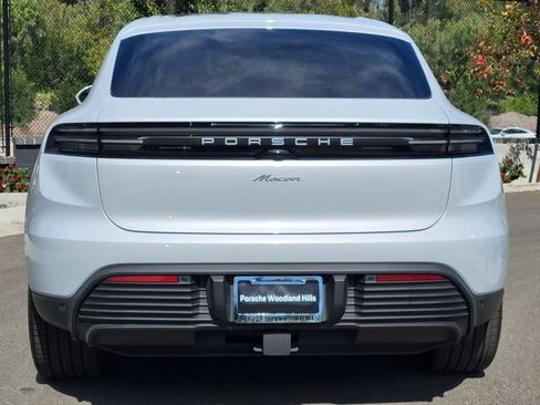 Used 2025 Porsche Macan Electric image 6