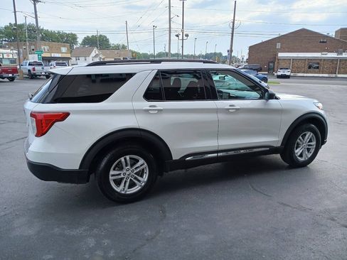 Used 2020 Ford Explorer XLT w/ Equipment Group 202A AWD/4WD image 16