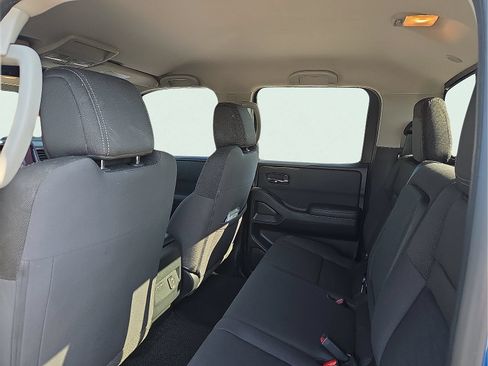 Used 2024 Nissan Frontier SV w/ SV Convenience Package AWD/4WD image 10