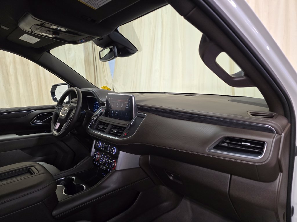 Used 2023 GMC Yukon XL SLT AWD/4WD image 38