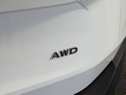 Used 2023 Nissan Rogue S image 16