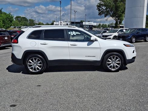 Used 2018 Jeep Cherokee Limited AWD/4WD image 7