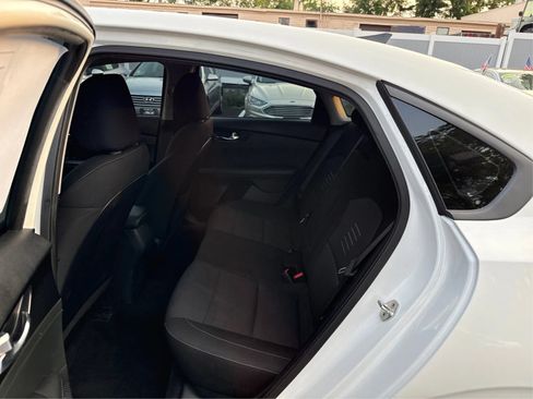 Used 2019 Kia Forte S w/ S Premium Package FWD image 10